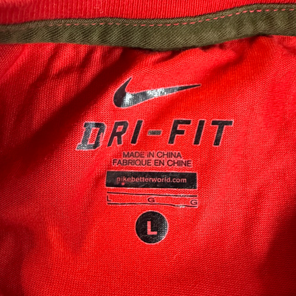 Nike LeBron Dri-Fit Red Basketball Tee Cyber Dunk Graphic Shirt Size Large - Picture 3 of 9